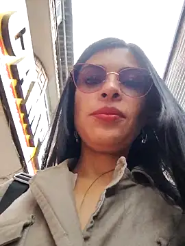 Astrid-- online show from December 5, 2025, 3:20 pm