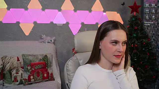 HarleyDeess online show from December 3, 2024, 10:51 pm