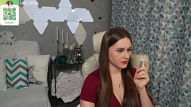 HarleyDeess online show from March 18, 2025, 8:15 pm