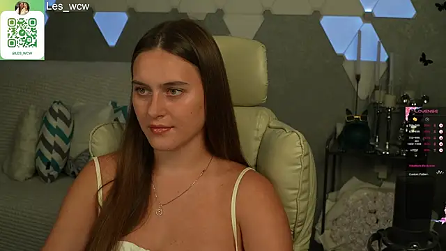 HarleyDeess online show from September 24, 2025, 8:01 pm