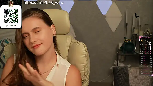 HarleyDeess online show from October 28, 2025, 9:28 pm