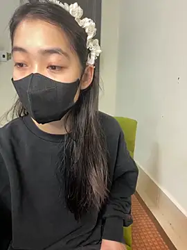 DA-EUN online show from March 2, 2025, 8:48 am