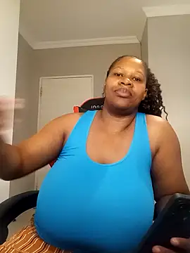 bustylisa1983 online show from March 10, 2025, 12:04 pm