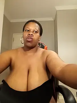 bustylisa1983 online show from February 22, 2026, 3:18 am