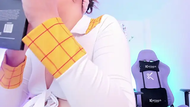 Samanta roberts1 online show from November 1, 2025, 1:46 pm