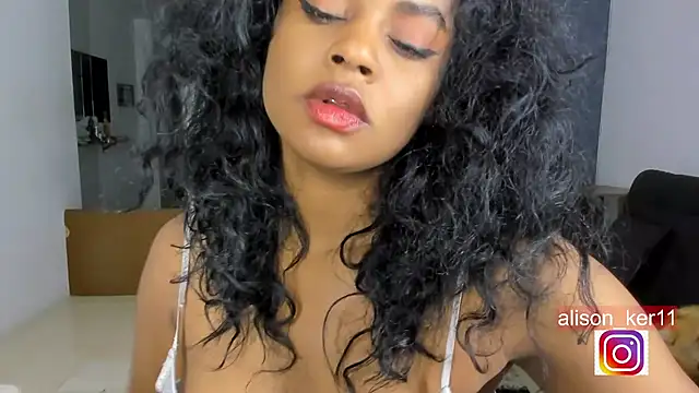 alison-ker3 online show from December 19, 2024, 9:51 am