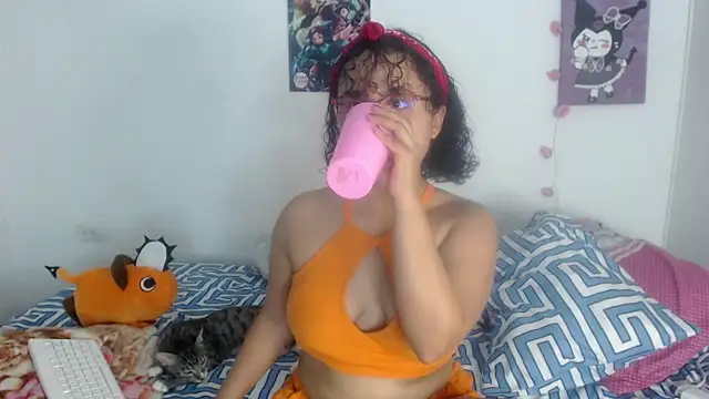 lou cute online show from March 19, 2025, 2:59 am