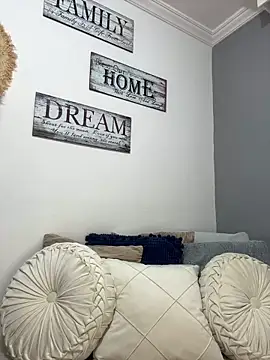 Mau White online show from February 4, 2025, 10:55 pm