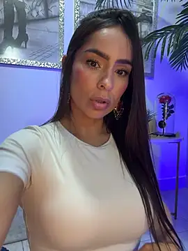 Mau White online show from April 4, 2026, 12:42 am