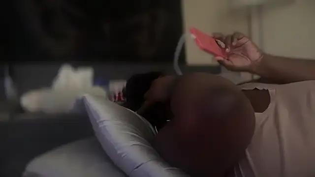 Yagurl  west online show from February 14, 2025, 7:54 pm