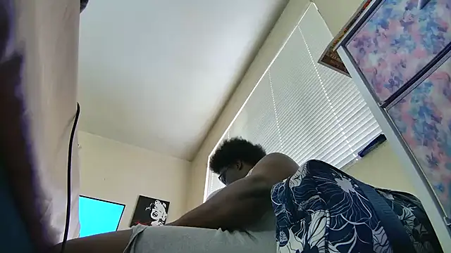 Yagurl  west online show from February 21, 2025, 11:32 pm