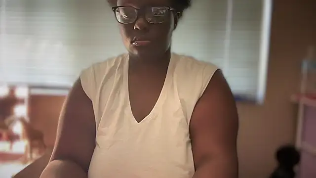 Yagurl  west online show from March 10, 2025, 7:40 pm