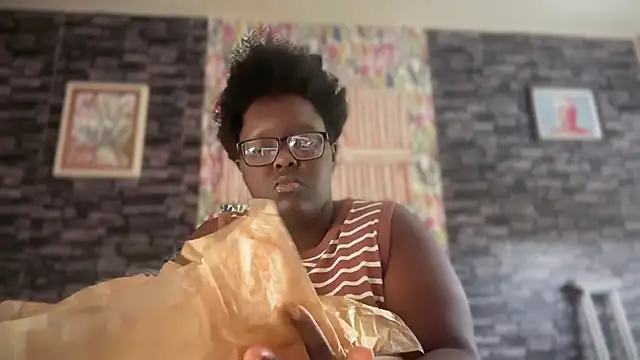 Yagurl  west online show from October 5, 2025, 9:56 pm