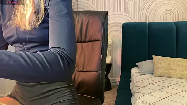 viviann evans online show from February 4, 2026, 1:00 am