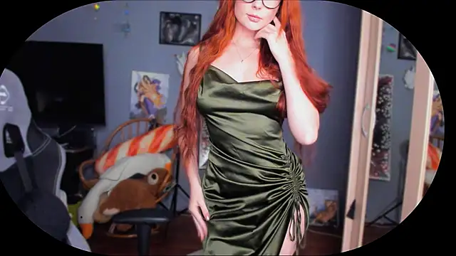 KlementinaBbG online show from December 4, 2024, 8:18 pm