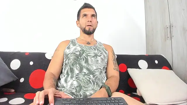 JULESLAKES online show from December 2, 2025, 2:17 am