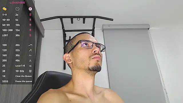 Snapshot of russthiago chatting on February 20, 2025, 2:02 pm russthiago online show from February 20, 2025, 2:02 pm