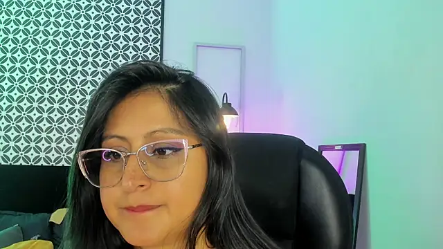 Snapshot of Amber_gold_ chatting on June 5, 2026, 6:52 am Amber gold online show from June 5, 2026, 6:52 am