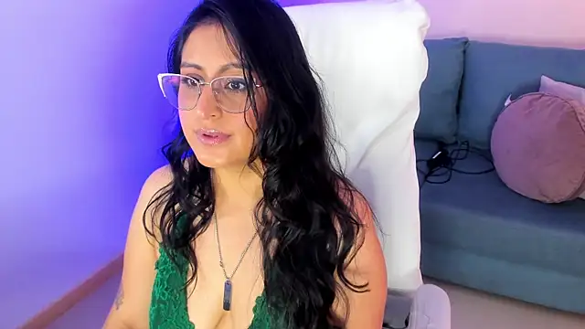 Snapshot of Amber_gold_ chatting on July 5, 2026, 4:30 am Amber gold online show from July 5, 2026, 4:30 am