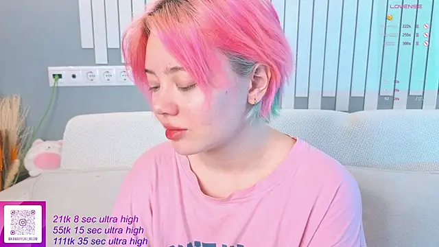 Snapshot of __KawaiiYuki__ chatting on October 13, 2025, 6:57 am   KawaiiYuki   online show from October 13, 2025, 6:57 am