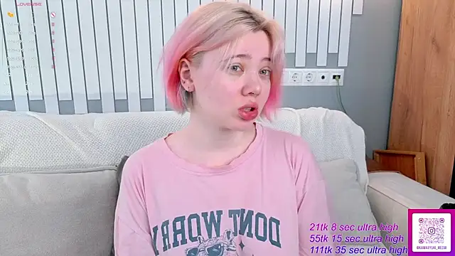   KawaiiYuki   online show from April 24, 2026, 3:53 am