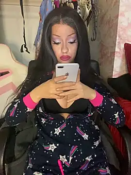 Snapshot of Katalinastarr chatting on December 9, 2024, 1:24 pm Katalinastarr online show from December 9, 2024, 1:24 pm