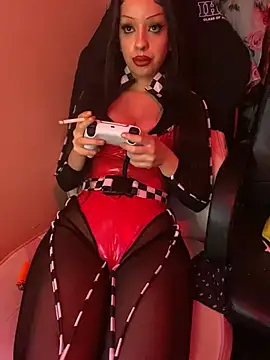 Snapshot of Katalinastarr chatting on December 21, 2024, 8:43 pm Katalinastarr online show from December 21, 2024, 8:43 pm