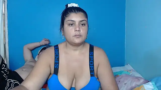 Snapshot of AlyDenalioficial chatting on February 4, 2025, 5:12 pm AlyDenalioficial online show from February 4, 2025, 5:12 pm
