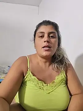 Snapshot of AlyDenalioficial chatting on June 10, 2026, 4:50 pm AlyDenalioficial online show from June 10, 2026, 4:50 pm