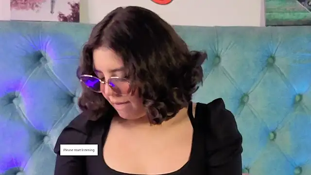 Paola Lyon  online show from December 1, 2025, 12:32 pm