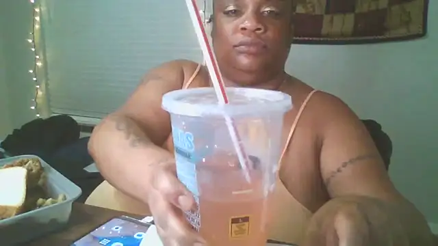 Snapshot of NaughtyHottieBBW chatting on May 16, 2026, 12:18 am NaughtyHottieBBW online show from May 16, 2026, 12:18 am