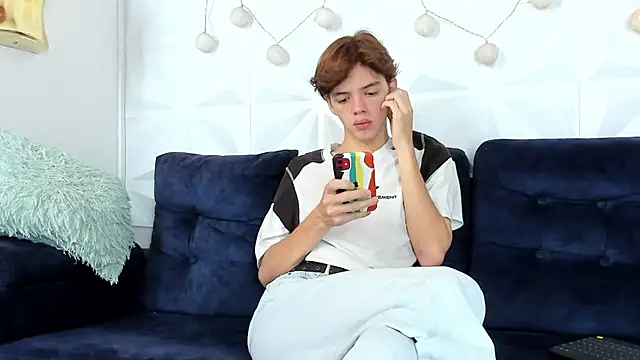 daniel hot03 online show from March 9, 2025, 1:48 pm