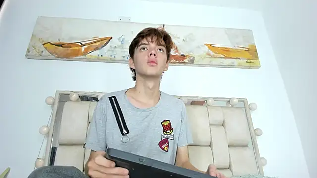 daniel hot03 online show from October 30, 2025, 1:23 pm