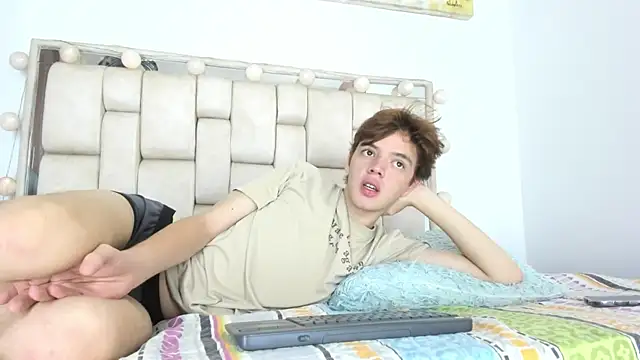 daniel hot03 online show from November 19, 2025, 1:44 pm