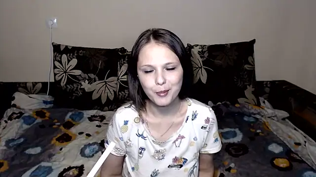 Snapshot of Nika_Shiny chatting on June 1, 2026, 5:20 am Nika Shiny online show from June 1, 2026, 5:20 am