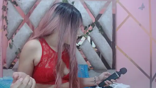 nadescomthxx online show from February 8, 2025, 9:04 pm