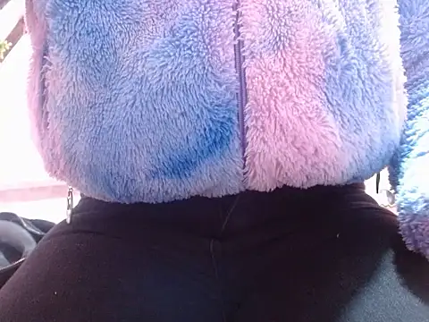 nadescomthxx online show from November 13, 2025, 4:50 pm