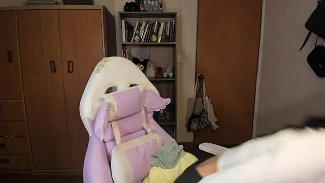 valerie  skyy online show from January 10, 2025, 2:57 am