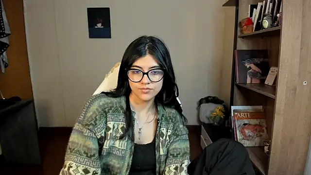 valerie  skyy online show from March 4, 2025, 2:17 am