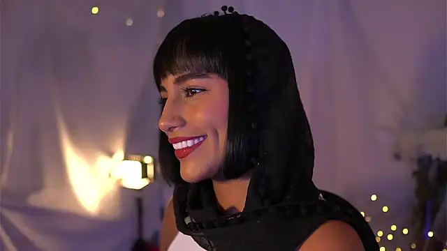 Snapshot of JulietaWinona chatting on December 5, 2024, 10:23 pm JulietaWinona online show from December 5, 2024, 10:23 pm