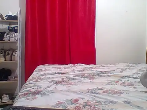 sexy  candyy online show from April 24, 2026, 8:33 pm