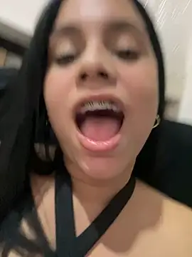 Snapshot of pamela_anderson_ chatting on December 20, 2024, 1:47 am pamela anderson online show from December 20, 2024, 1:47 am