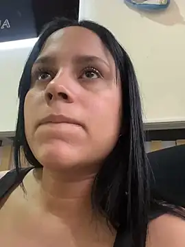 Snapshot of pamela_anderson_ chatting on December 23, 2024, 10:23 pm pamela anderson online show from December 23, 2024, 10:23 pm