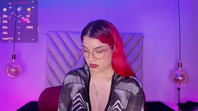 EmmaSwift  online show from December 5, 2025, 2:42 am