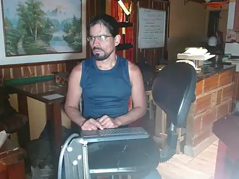 Snapshot of Dr_Pocholate84 chatting on May 15, 2026, 11:56 pm Dr Pocholate84 online show from May 15, 2026, 11:56 pm