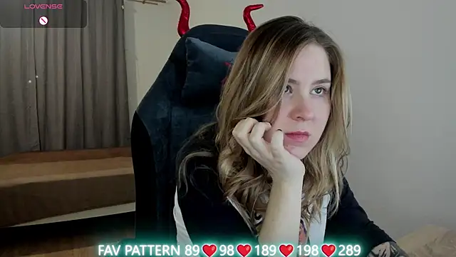 Olivia Munk online show from March 8, 2025, 3:50 am