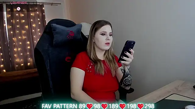 Olivia Munk online show from March 12, 2025, 7:35 am