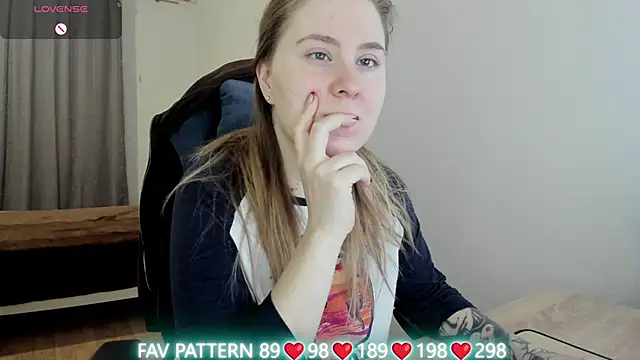 Olivia Munk online show from March 19, 2025, 3:41 am