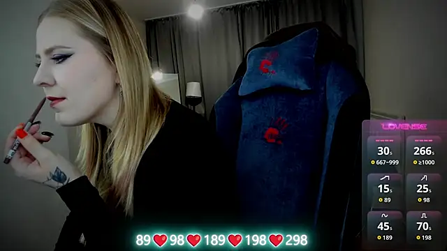 Olivia Munk online show from October 7, 2025, 5:04 am