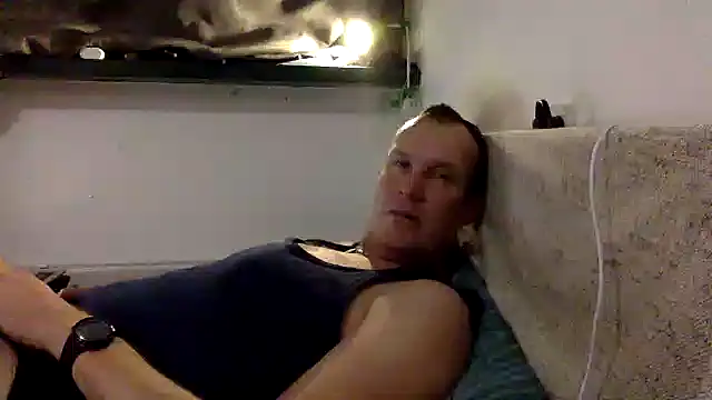 Snapshot of dlvis12 chatting on December 2, 2025, 8:15 pm dlvis12 online show from December 2, 2025, 8:15 pm